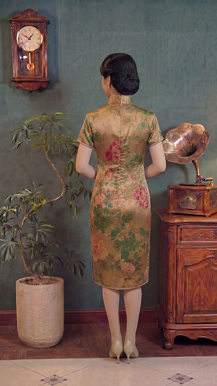 香檳金桃紅牡丹短旗袍 Champagne gold short qipao with fuchsia peonies P-033